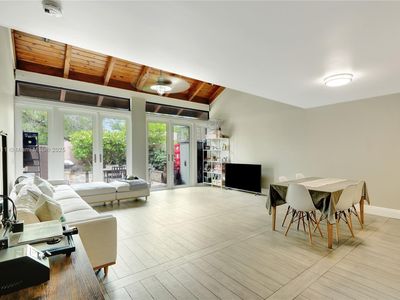 1033 NW 124th Ave, Pembroke Pines, FL, 33026