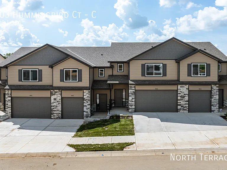 Fairview Crossing Townhomes — Photo 1