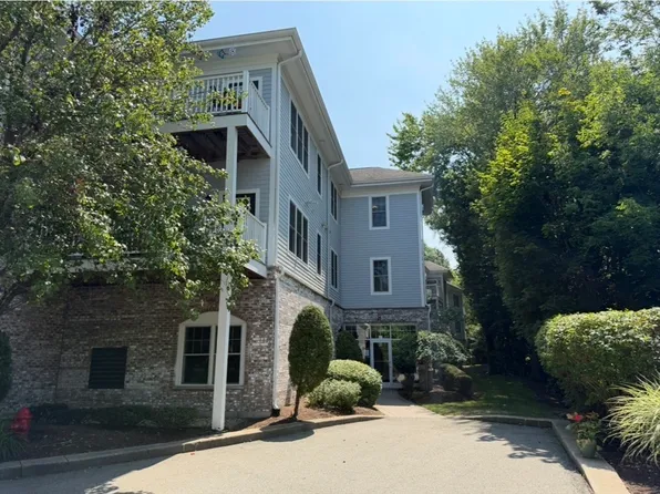 21 Rockland St Unit E, Canton, MA 02021