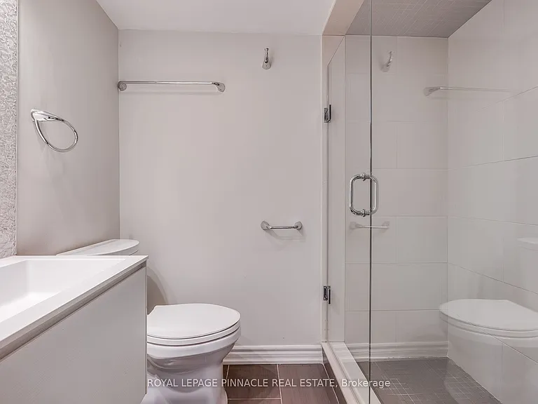 98 Ner Israel Dr #BASEMENT — Photo 13