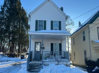 46 Pine St, Newton, NJ 07860