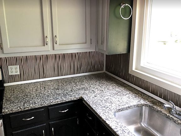 3rd image of 284 Harpers Lake Dr