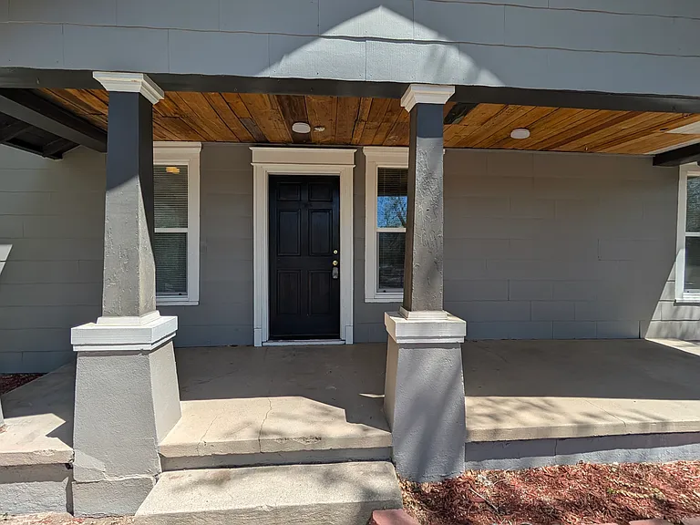 1016 W Cucharras St — Photo 3