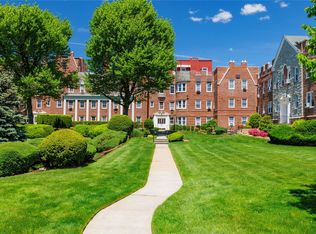 104 S Village Ave APT 1G, Rockville Centre, NY 11570