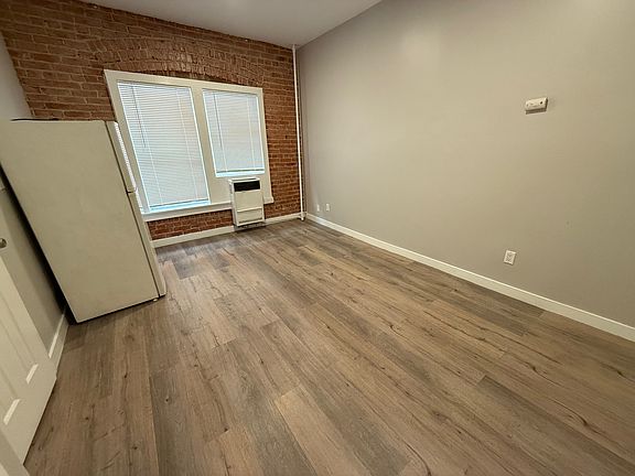 2nd image of 504 S Bonnie Brae St #133