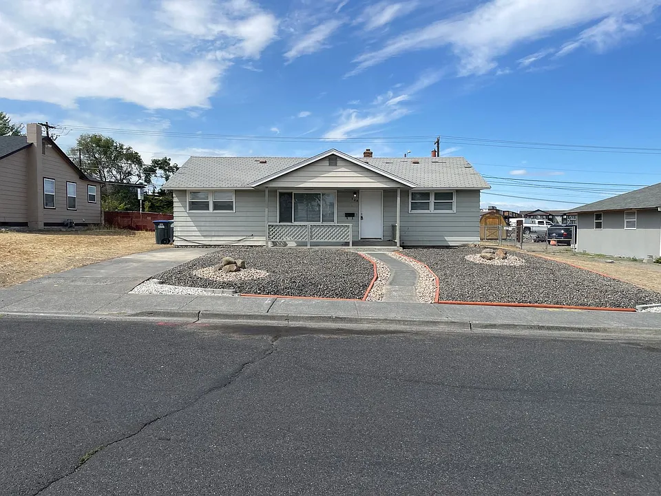 524 W Loop Dr