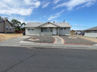 524 W Loop Dr, Moses Lake, WA 98837