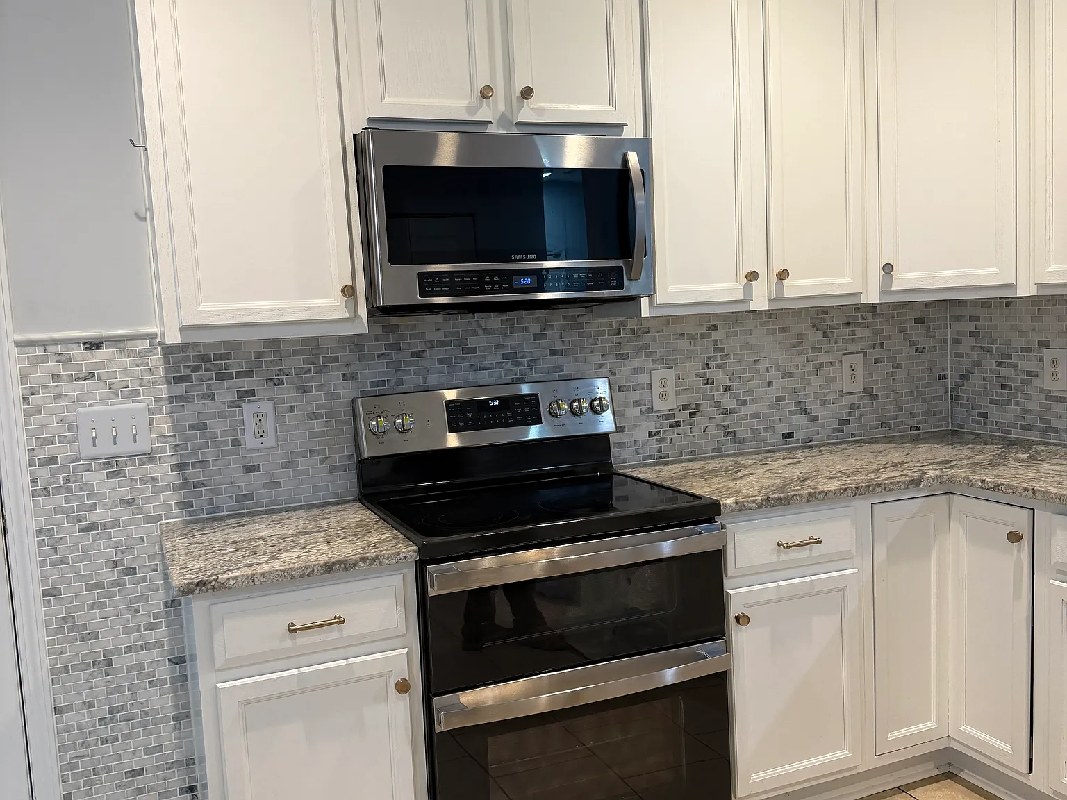 4 bed, 2.5 bath, 1928 sqft, $2,300 — Photo 3