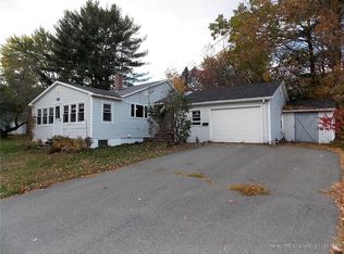 68 Hillside Rd, Orono, ME 04473