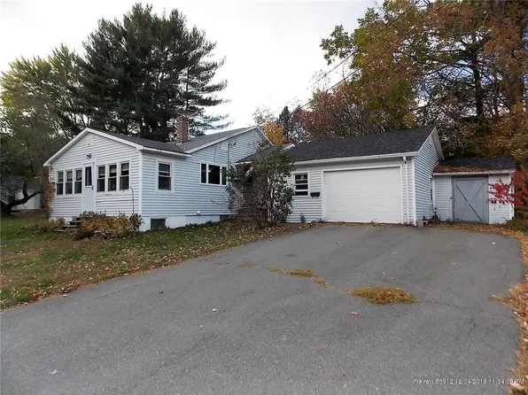 68 Hillside Rd, Orono, ME 04473