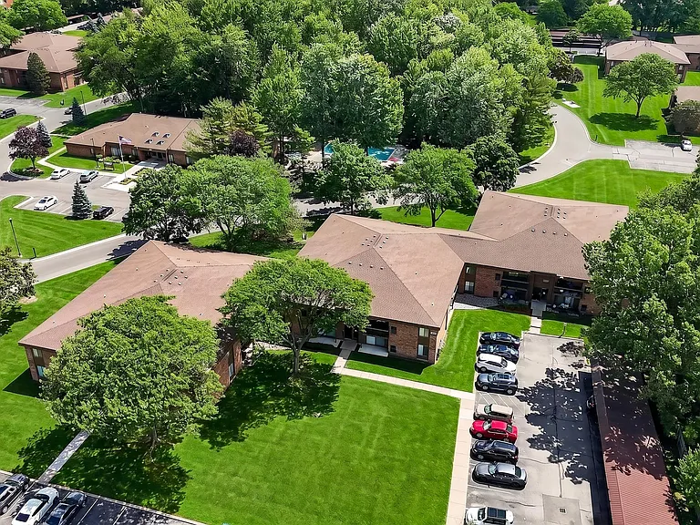 Expansive green space at Eastwood Village Apartments in Clinton Township, MI.
