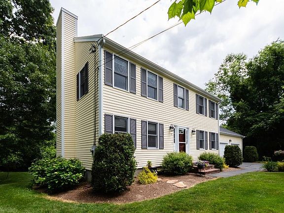 2nd image of 12 Erbeck Cir