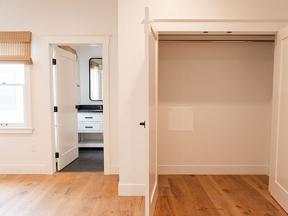 5th image of 87 S Oak St #218
