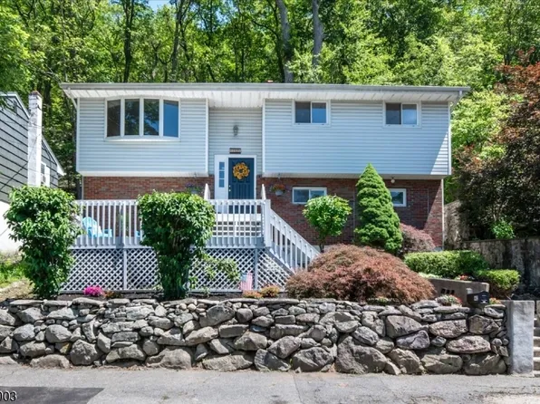 442 Skyline Lake Dr, Ringwood Boro, NJ 07456