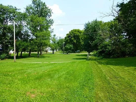 450 Christian Ave — Photo 7