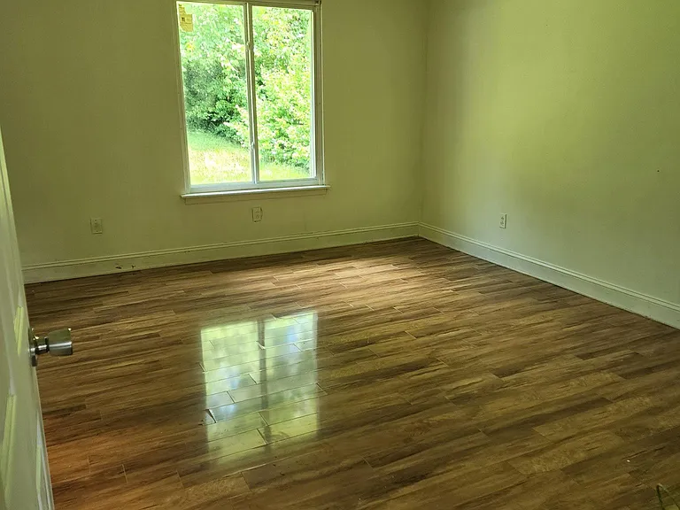 3829 Niagara Dr — Photo 8