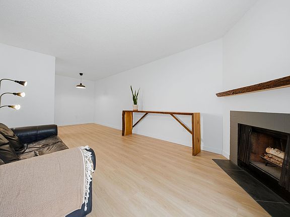 5th image of 615 North Rd #108