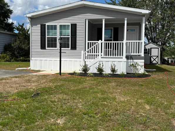 60 Longwood Pl, North Wales, PA 19454