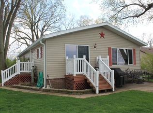 2464 Hickory Ln, Oshkosh, WI 54901