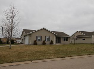 2377 Spring Meadow Ct, Neenah, WI 54956