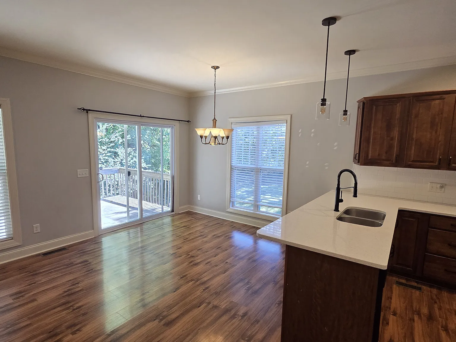 3 bed, 2.5 bath, 2000 sqft, $2,200 — Photo 4