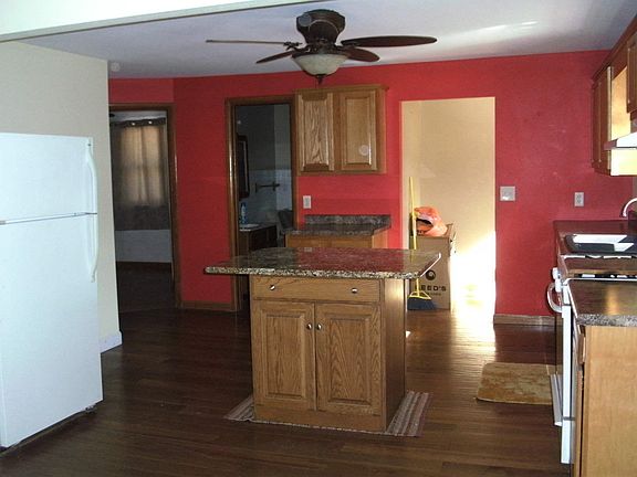 5th image of 322 N 16th Pl