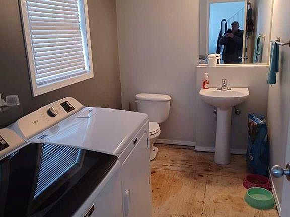 2nd image of 133 W Old Boomer Rd