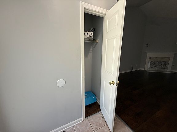 2nd image of 1925 Westfield Dr