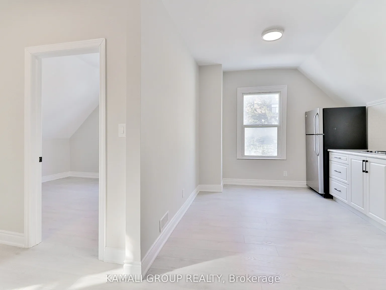 1 bed, $1,300 — Photo 3