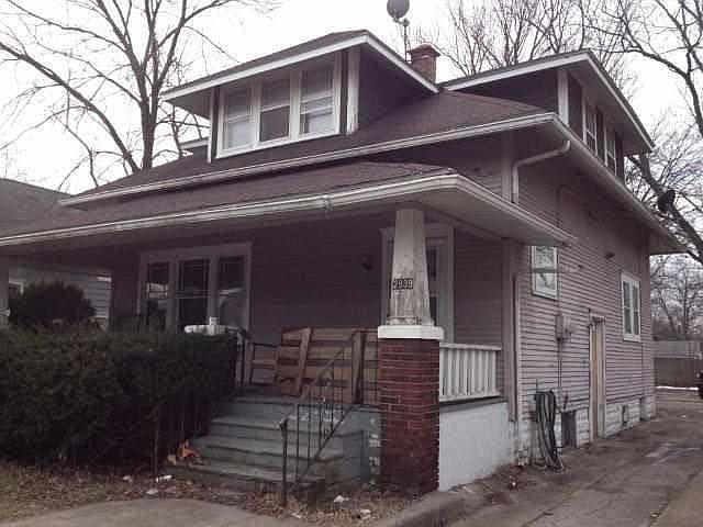2nd image of 2939 S Main St