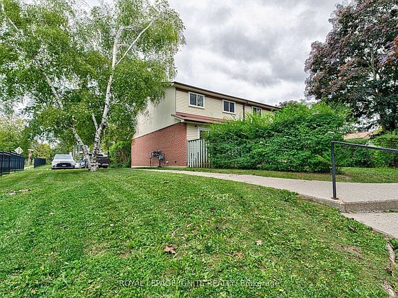 5th image of 31 Parker Cres #17