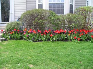 1685 Washington Ct, Geneva, IL 60134