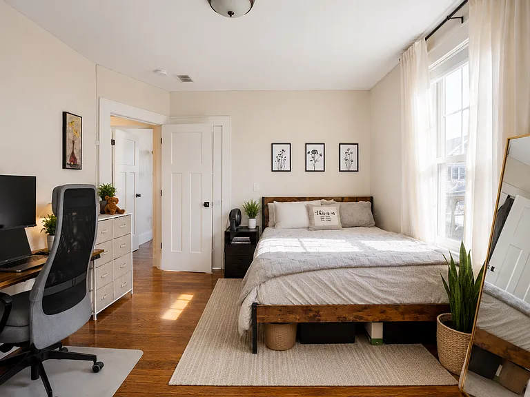 18 Brent St #2 — Photo 7