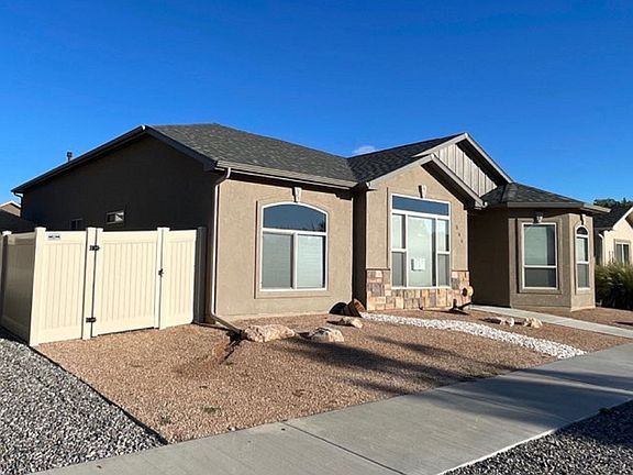 3rd image of 554 Pine Meadows Dr