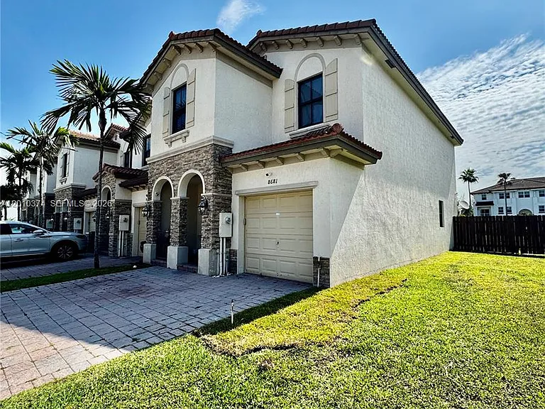 8681 NW 98th Ave #8681 — Photo 3