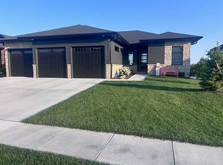 1403 E 8th St, Hickman, NE 68372