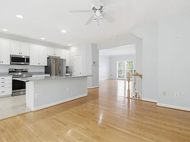 10635 Hillingdon Rd — Photo 8
