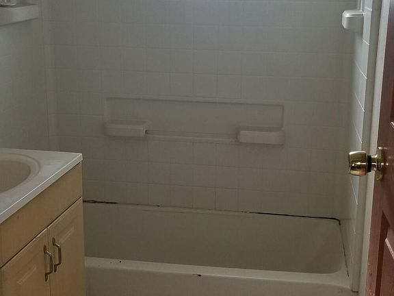 5th image of 219 W Columbia St