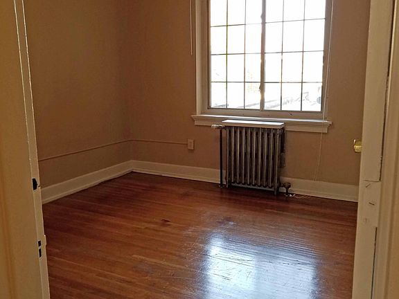 5th image of 7 W Charlton St APT 203