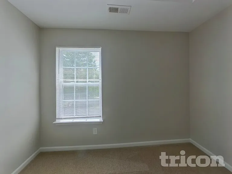 503 Ethel Ct — Photo 12