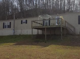4950 Lower Newcomb Creek Rd, Huntington, WV 25704