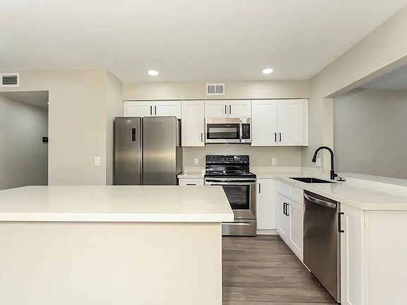 3rd image of 635 W Magdalena Dr