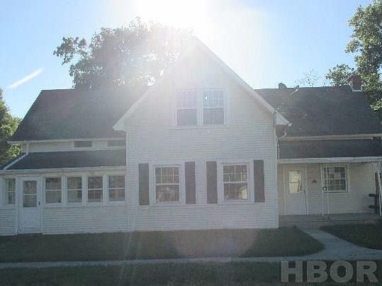 2nd image of 406 N Main St