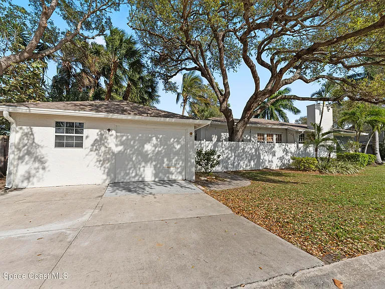 346 3rd Ave — Photo 9