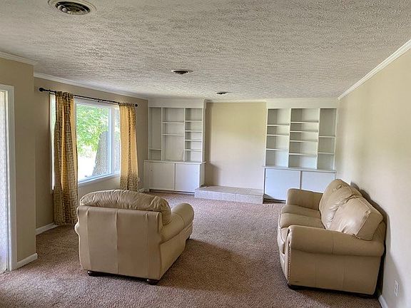 2nd image of 585 Shamrock Dr