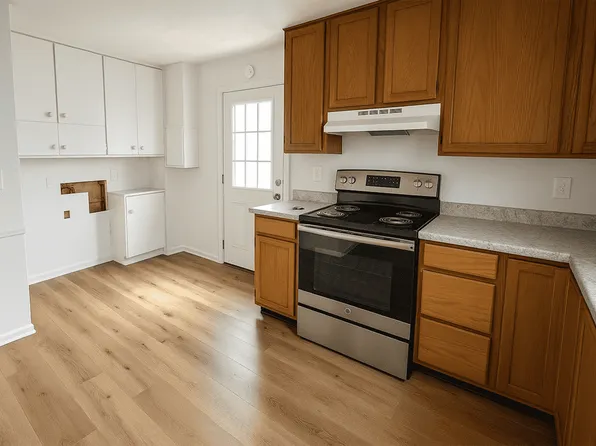 114 Cox Blvd, Lansing, MI 48910