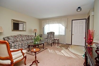 3rd image of 304 Forest Ave