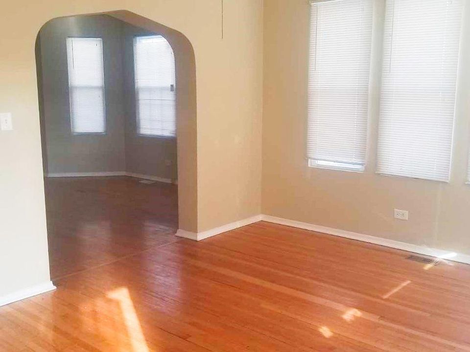 1st image of 117 W 16th Pl #1