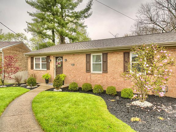 2nd image of 938 Villa Dr