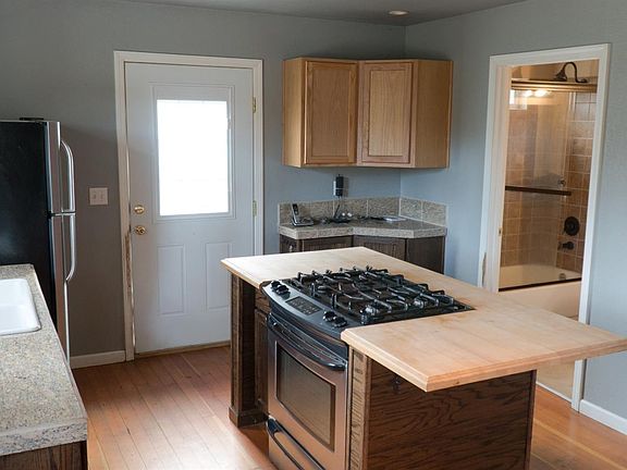 2nd image of 41866 Meadow Ln